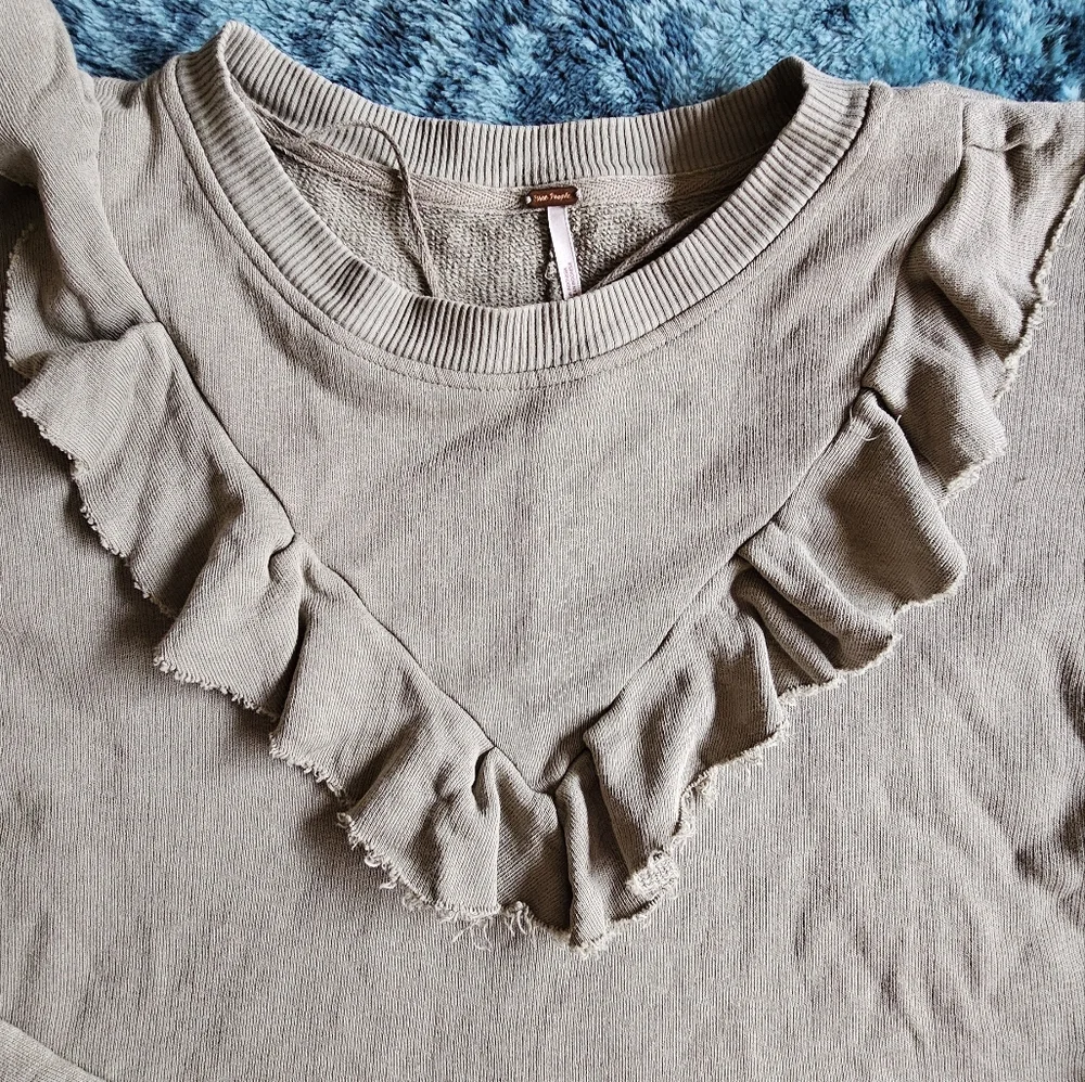 Free‎ People khaki long sleeve, size XS